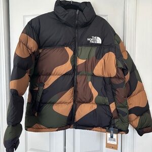 The North Face Men's 96 Retro Nuptse Jacket TNF Black Block Camo print size L